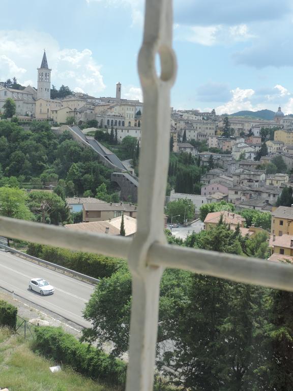 مبيت وإفطار سبوليتو Casa Religiosa Di Ospitalita San Ponziano المظهر الخارجي الصورة