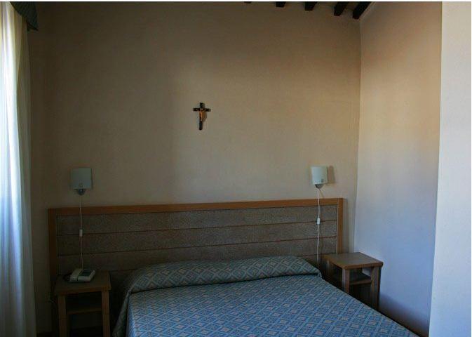مبيت وإفطار سبوليتو Casa Religiosa Di Ospitalita San Ponziano المظهر الخارجي الصورة